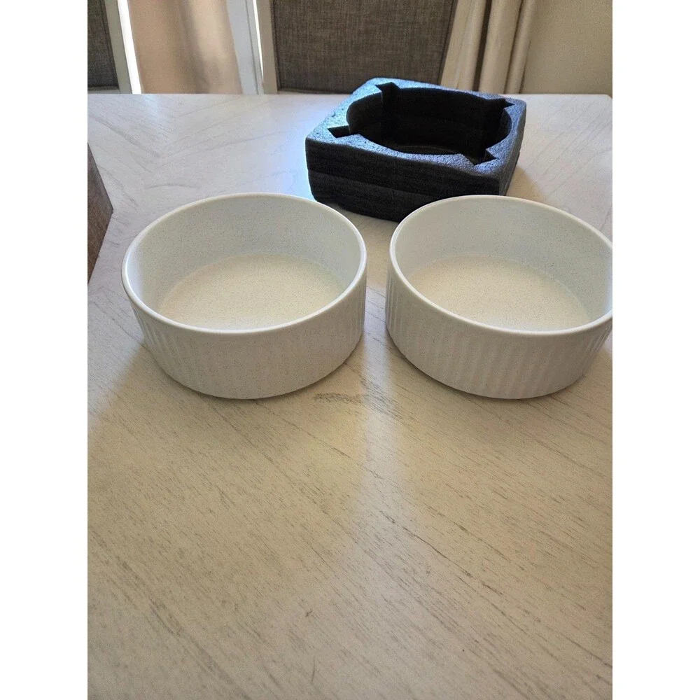 Wellbro Ceramic Set of 2 Dog Bowls, 8-Cup or 64 oz. Water, White